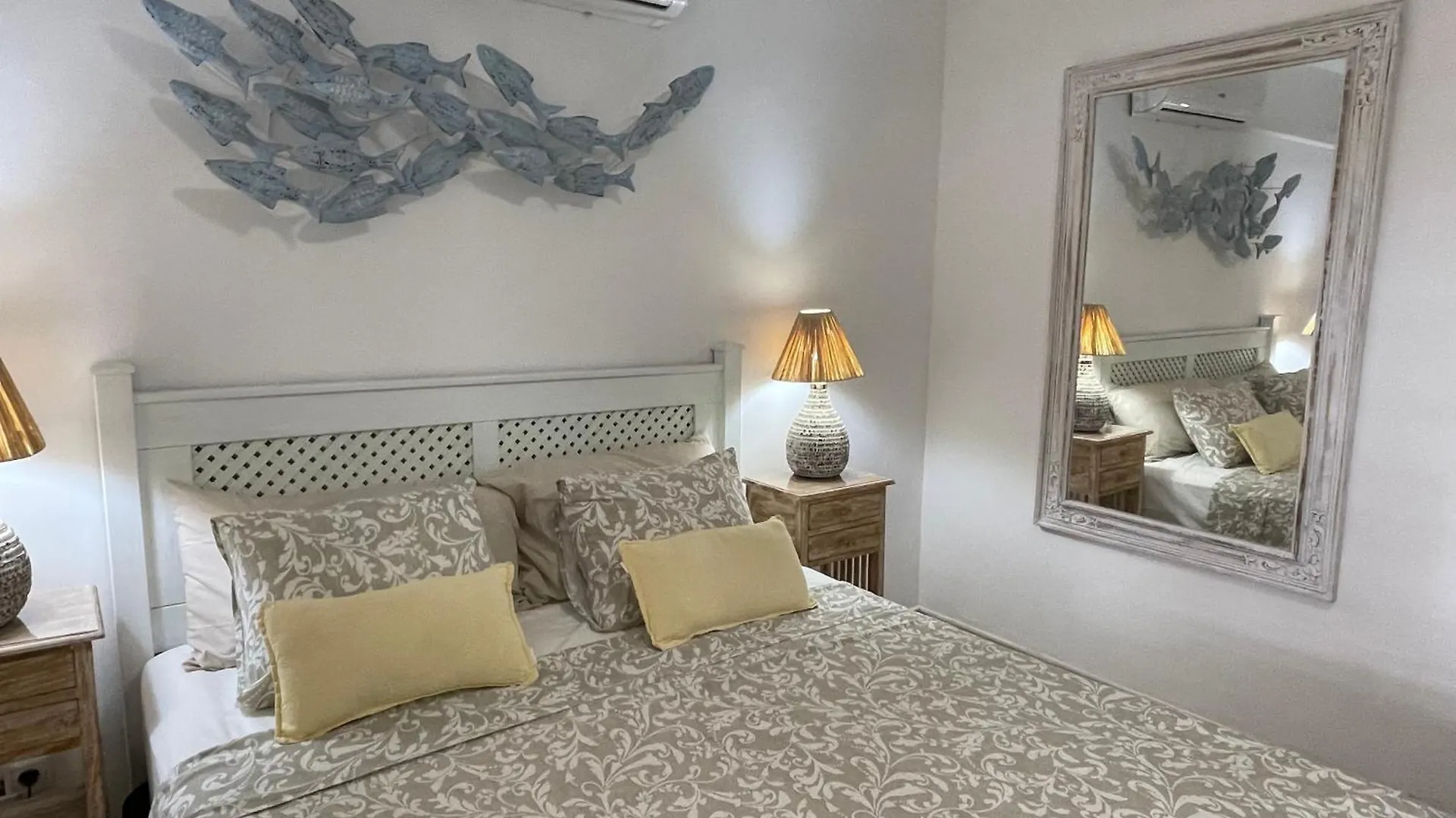 Port Royal Apartments, Heated Pool, Speed Wifi, Terrace Arona  Arona (Tenerife)